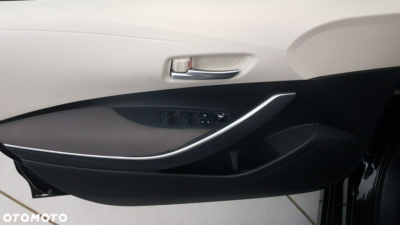 Toyota Corolla - 27