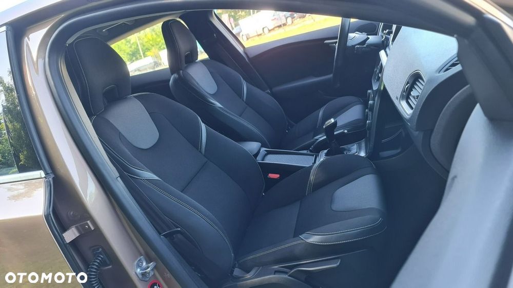 Volvo V40 D2 Momentum - 8