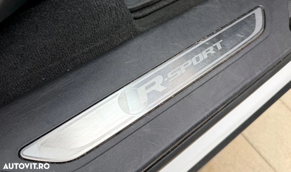 Jaguar F-Pace 20d AWD R-Sport - 18