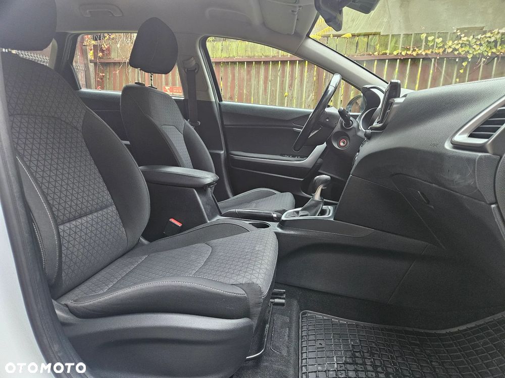 Kia Ceed 1.6 CRDi SCR M - 6