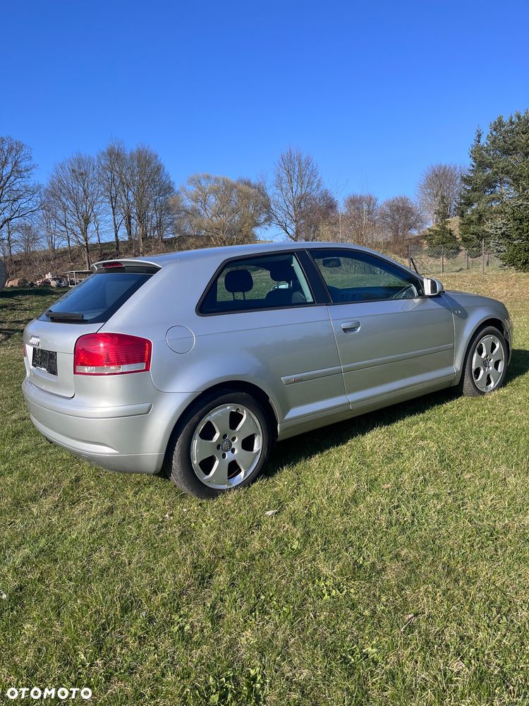 Audi A3 3-drzwiowe 1.4 TFSI S line Sportpaket - 4