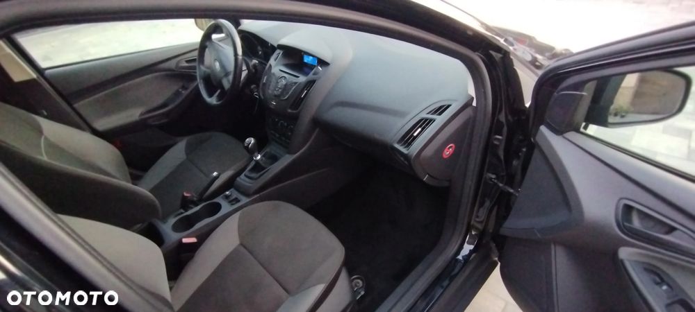 Ford Focus 1.6 TDCi DPF Ambiente - 12