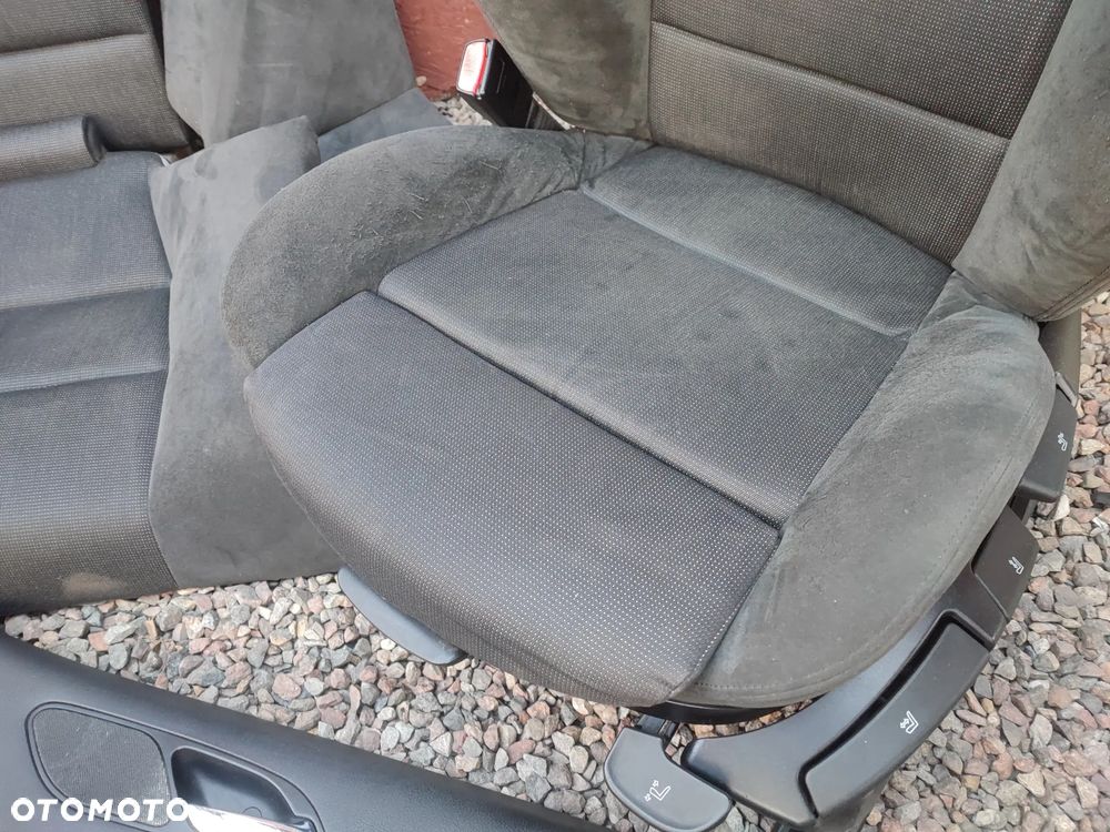 BMW E46 COUPE / M3 ORYGINALNY KOMPLET FOTELI PRZÓD SPORTSIZE / SPORTY + KANAPA TYŁ + BOCZKI EUROPA W WERSJI M-PAKIET ALCANTARA / MATERIAŁOWE ALCANTARA W BARDZO DOBRYM STANIE O NR. 52 10 8 226 419 / 52 20 7 895 608 / 52 20 7 156 167 / 52 10 7 039 640 OEM - 13
