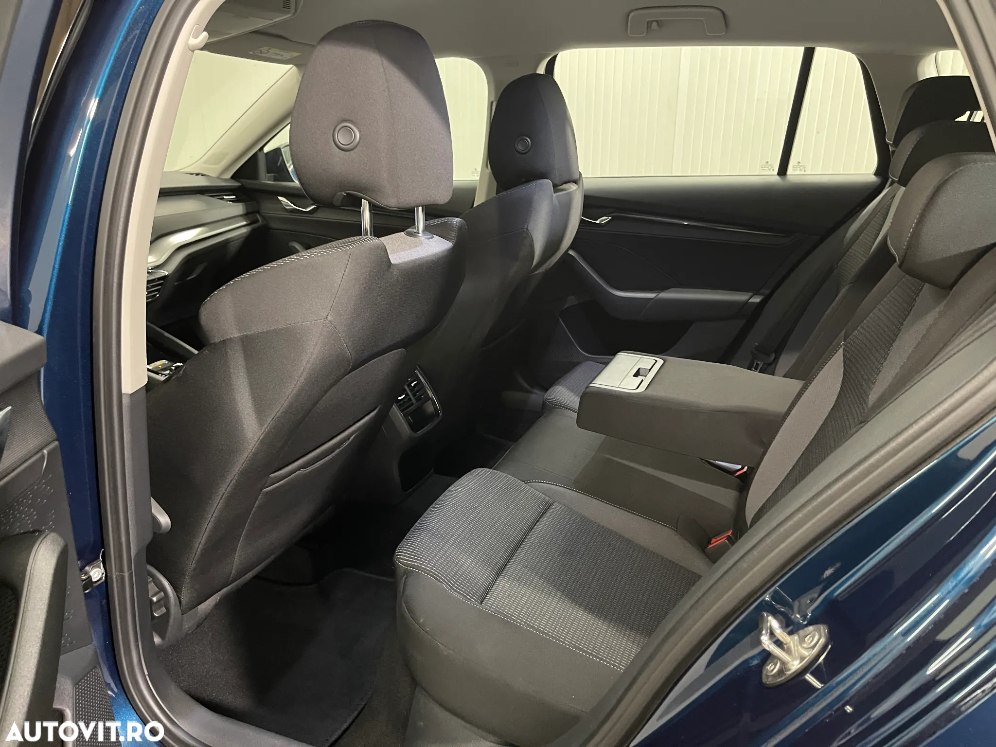 Skoda Octavia Combi 2.0 TDI DSG Ambition - 10