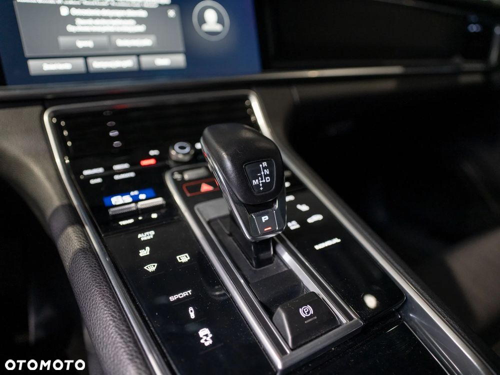 Porsche Panamera 4 Platinum Edition - 20