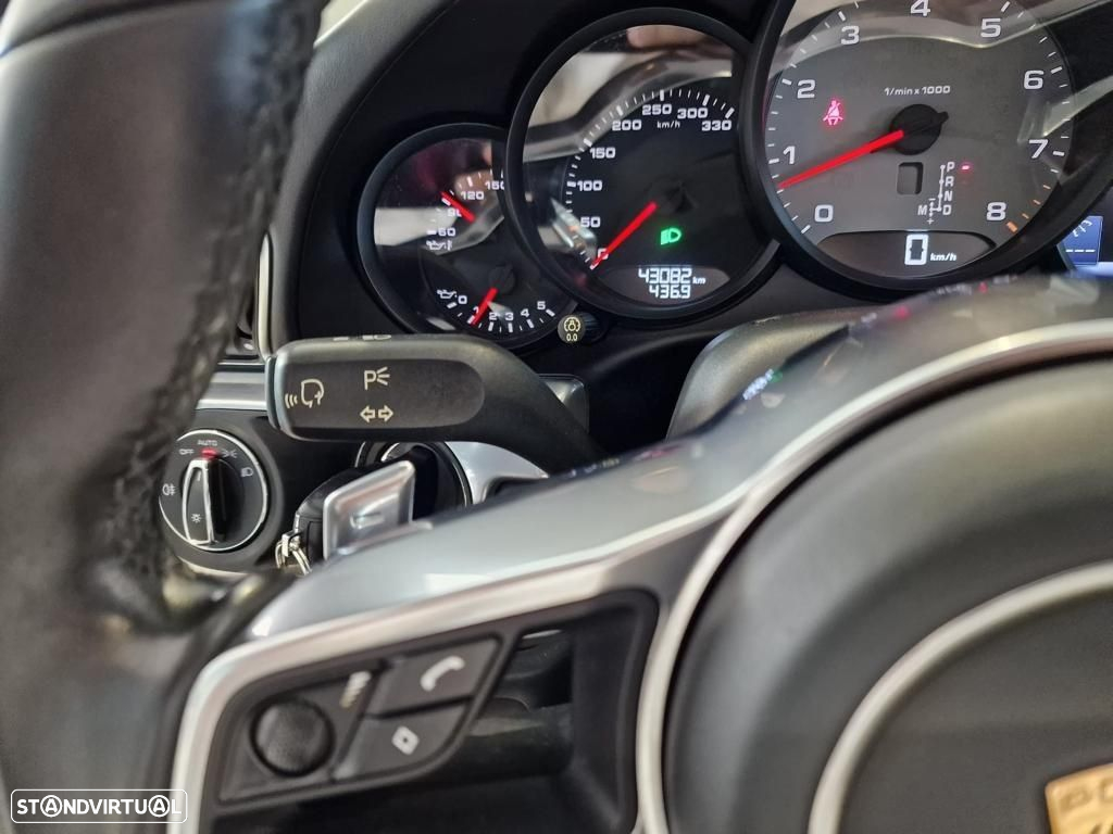 Porsche 911 (991) Carrera 4 S PDK - 14