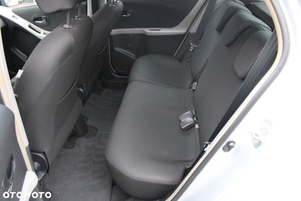 Toyota Yaris - 23
