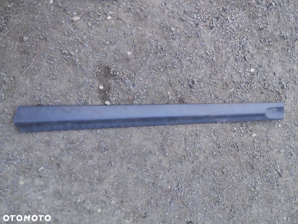 LISTWA DRZWI PRAWY PRZÓD ZAFIRA A 090597588 99-05 - 1