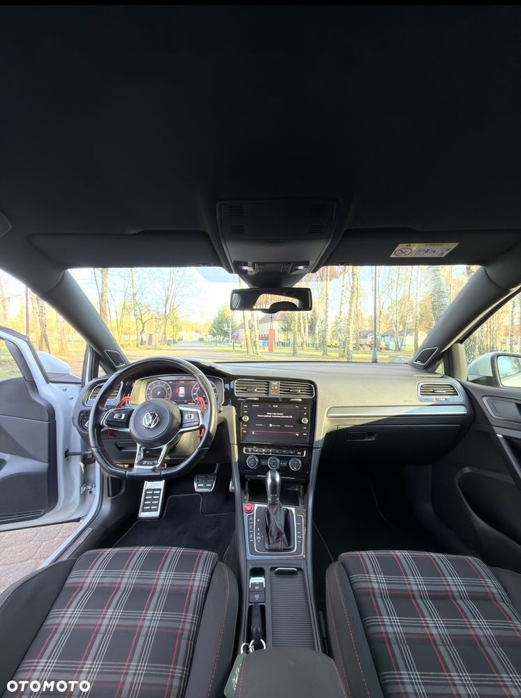 Volkswagen Golf GTI (BlueMotion Technology) DSG - 12