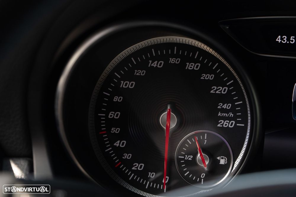 Mercedes-Benz CLA 200 d Shooting Brake AMG Line Aut. - 8