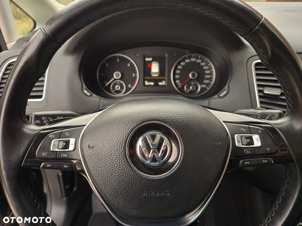 Volkswagen Sharan 2.0 TDI DSG Highline Black Style - 32