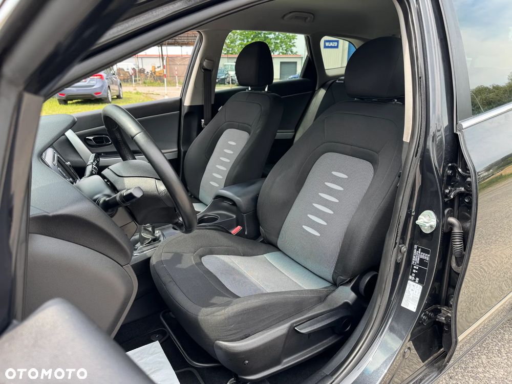 Kia Ceed 1.6 GDI Dream-Team Edition - 4