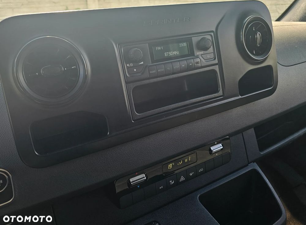 Mercedes-Benz SPRINTER - 10