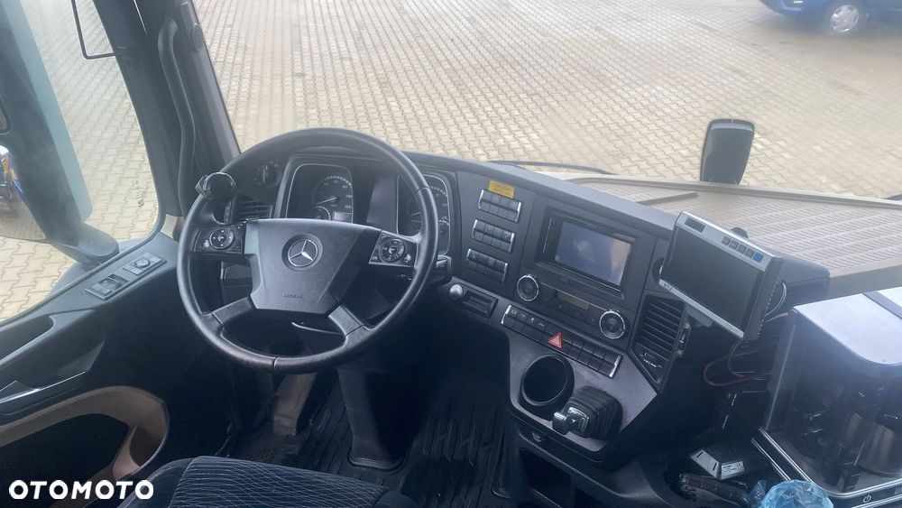 Mercedes-Benz Actros - 2