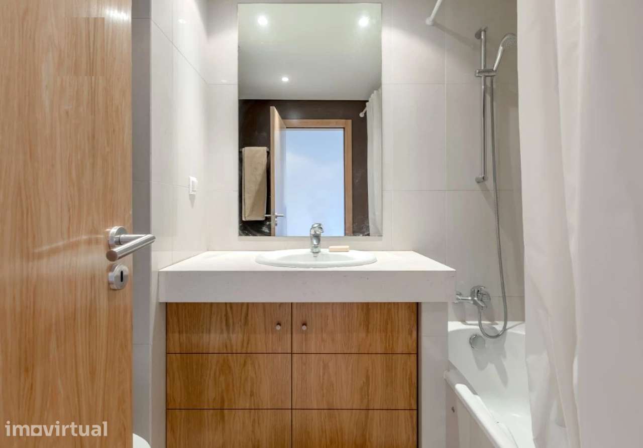 Apartamento T0 com varanda e ar condicionado - Grande imagem: 3/14