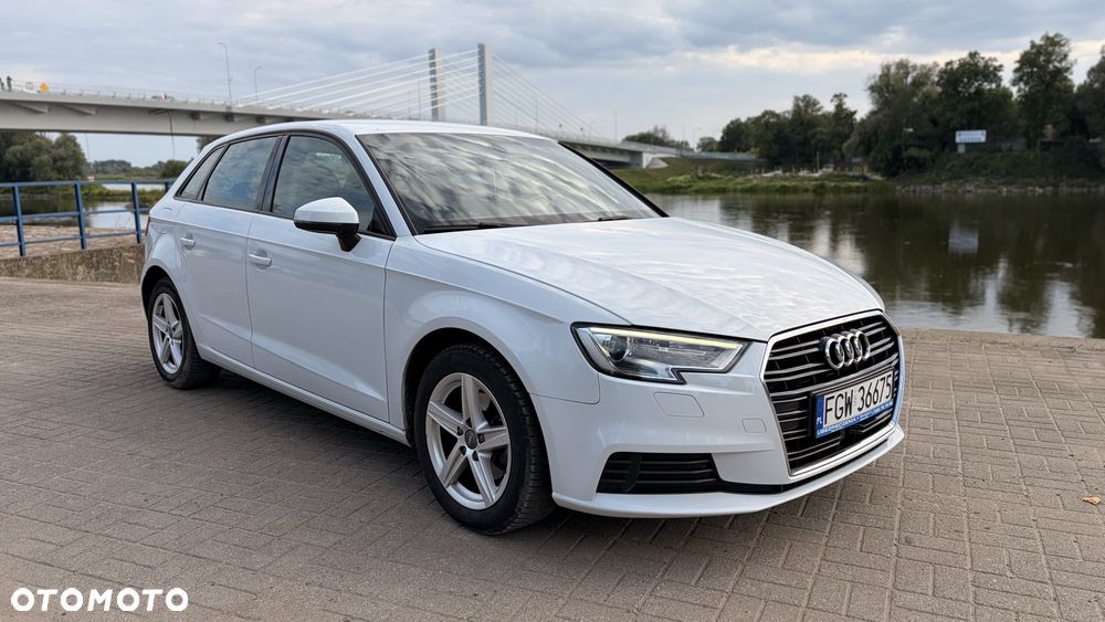 Audi A3 Sportback - 2