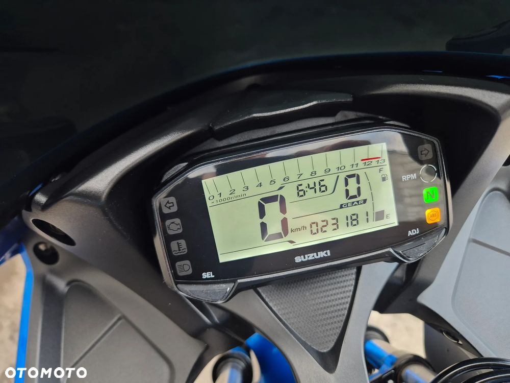 Suzuki GSX-R - 10