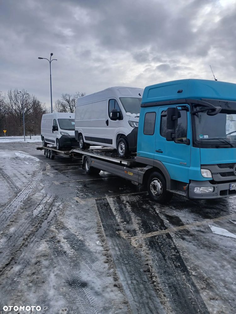 Mercedes-Benz 818 - 1