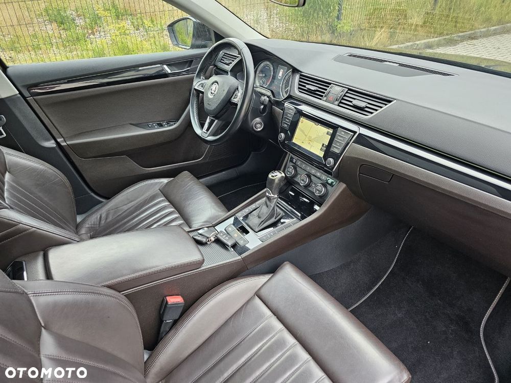 Skoda Superb 2.0 TDI L&K DSG - 31