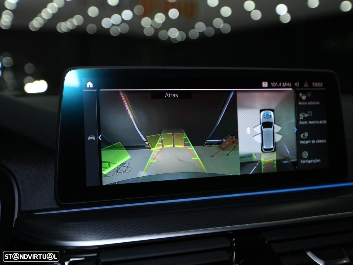 BMW 530 e Pack 50 anos M - 31