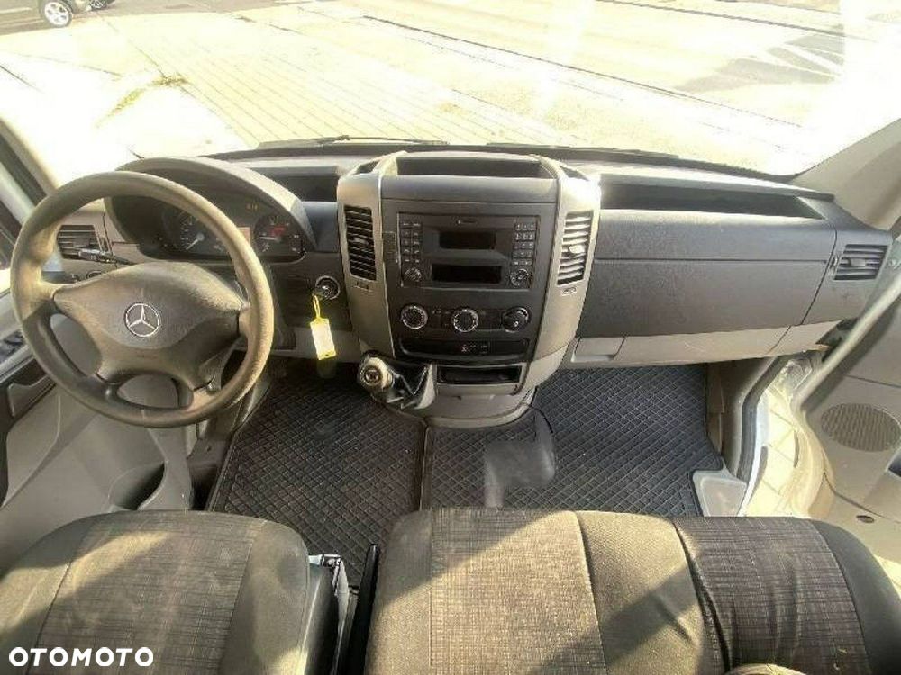 Mercedes-Benz Sprinter - 7