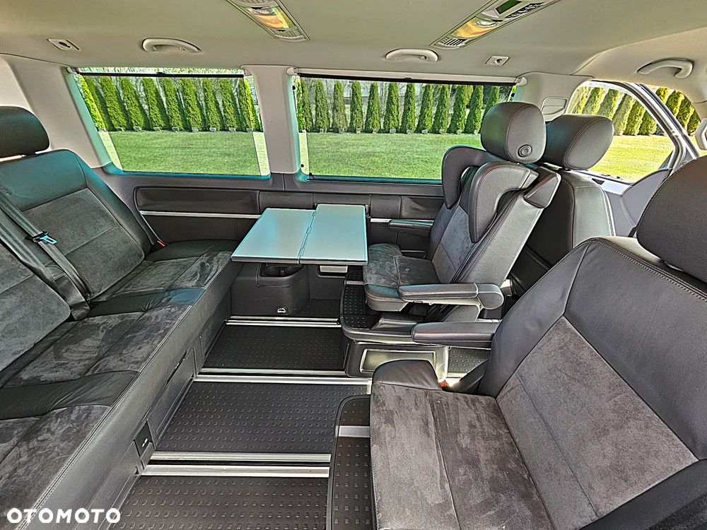 Volkswagen Multivan - 31