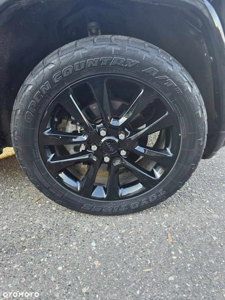 Jeep Grand Cherokee - 33