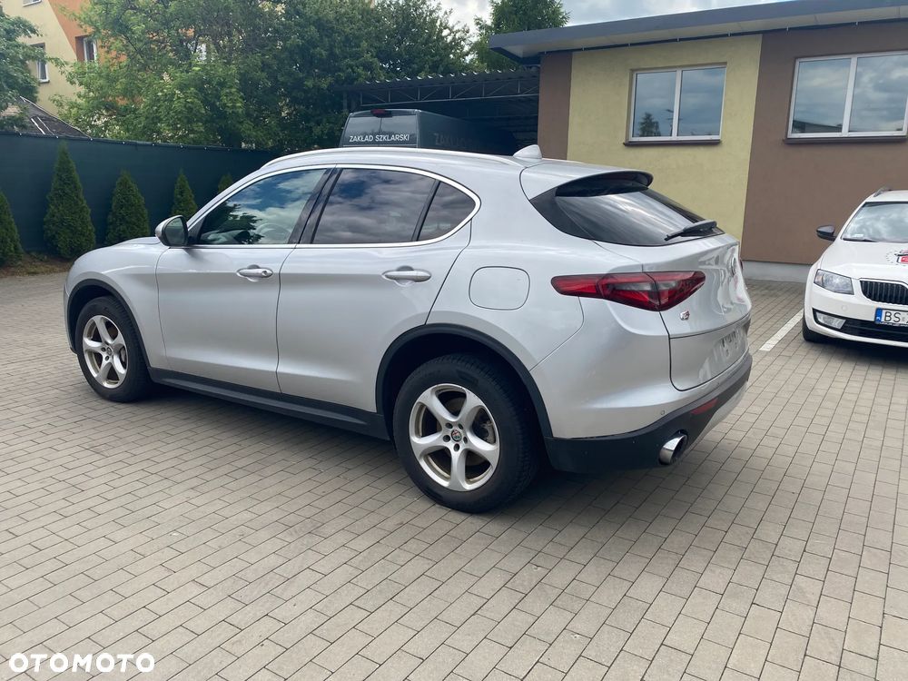 Alfa Romeo Stelvio - 13