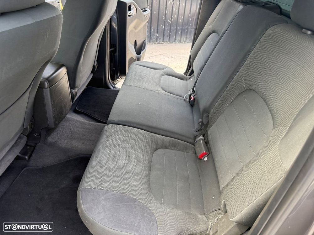 Nissan Navara 2.5 dCi KC SE 4WD - 9