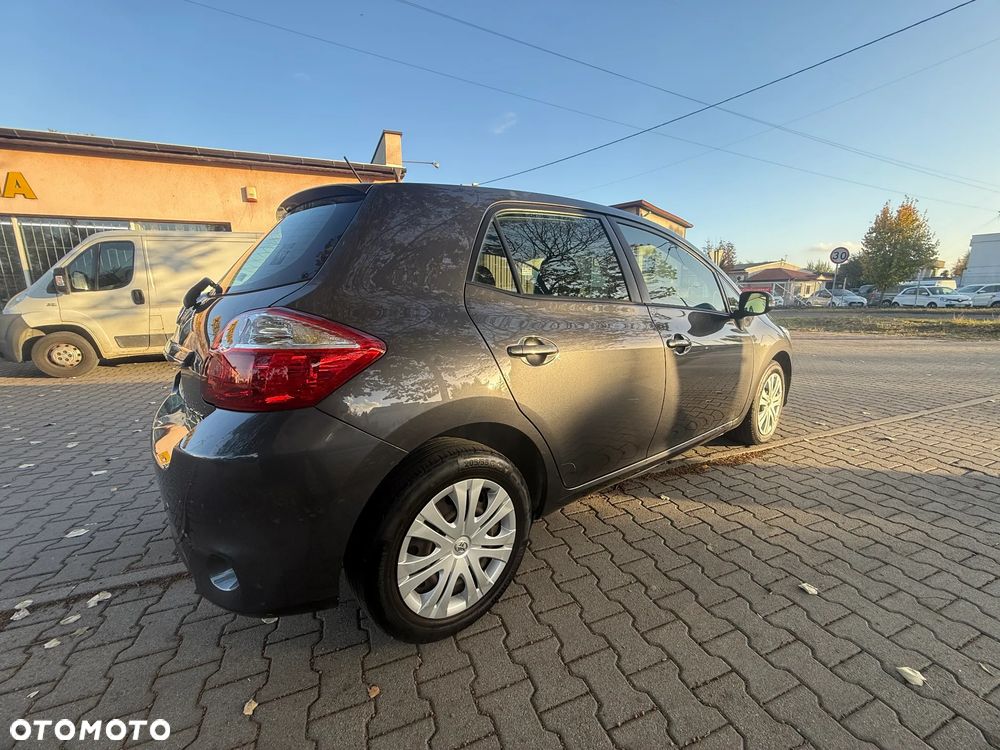 Toyota Auris - 14