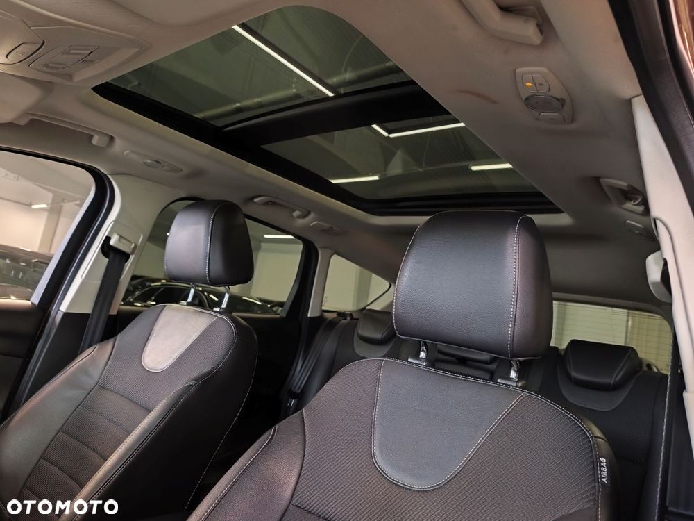 Ford Kuga 2.0 TDCi 4x4 Titanium - 20