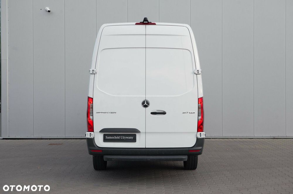 Mercedes-Benz Sprinter - 9