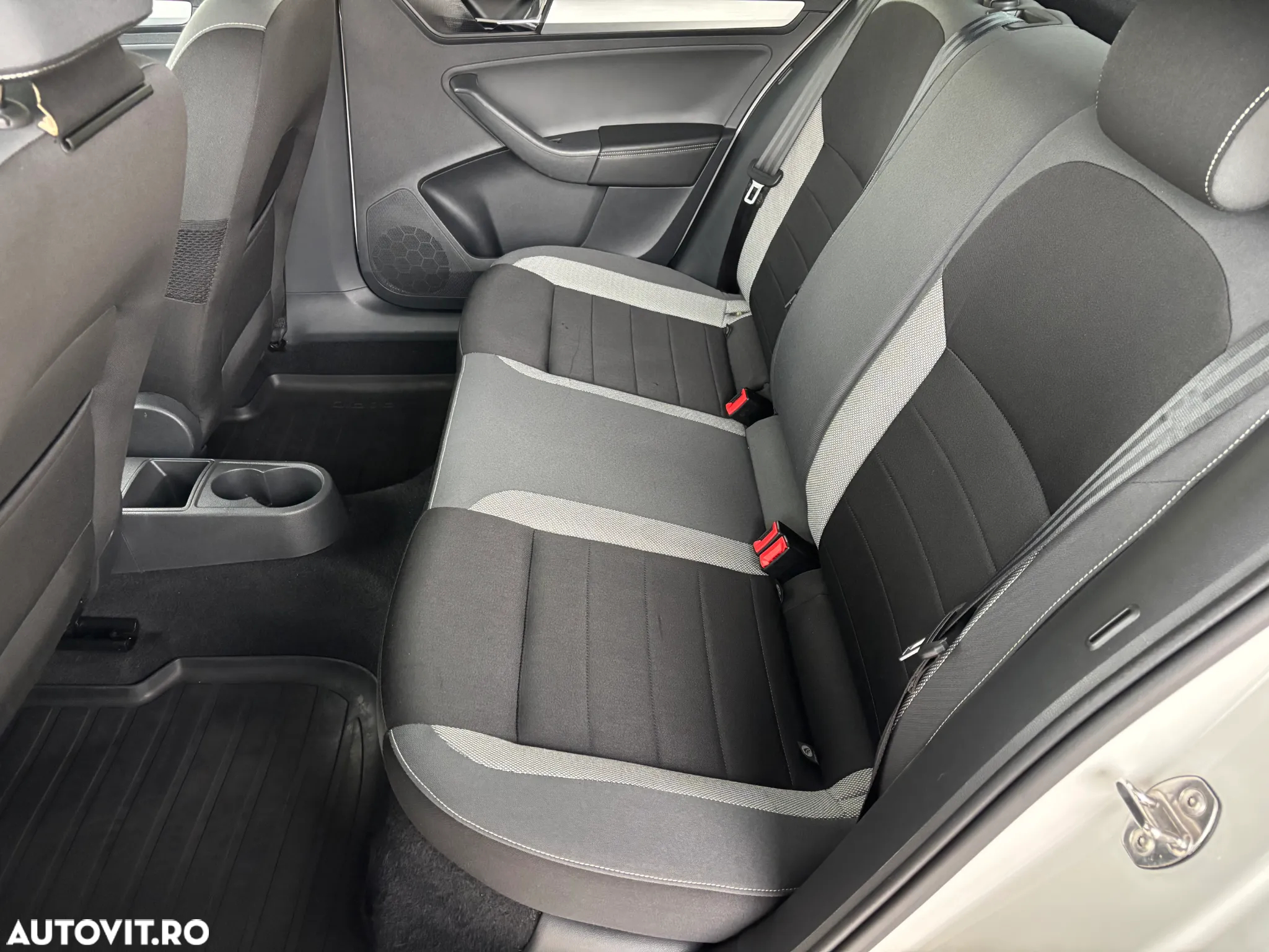 Skoda RAPID 1.0 TSI Ambition - 31