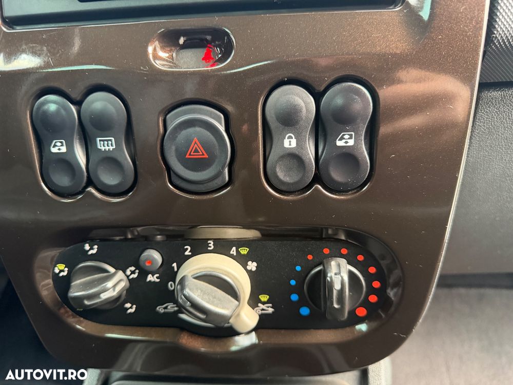 Dacia Duster 1.6 4x2 Laureate - 10