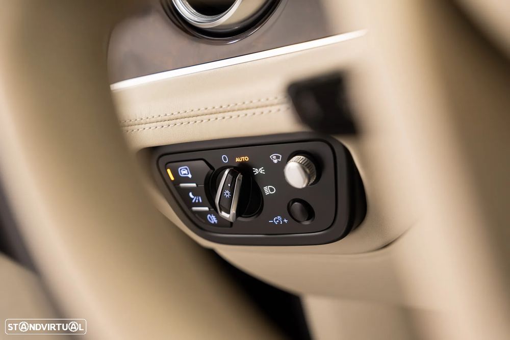 Bentley Bentayga W12 Mulliner - 20