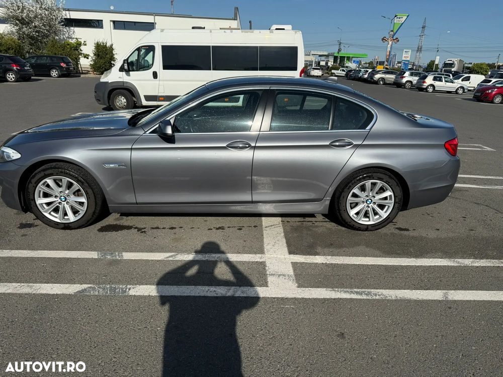 BMW Seria 5 525d Touring Aut. Luxury Line - 2