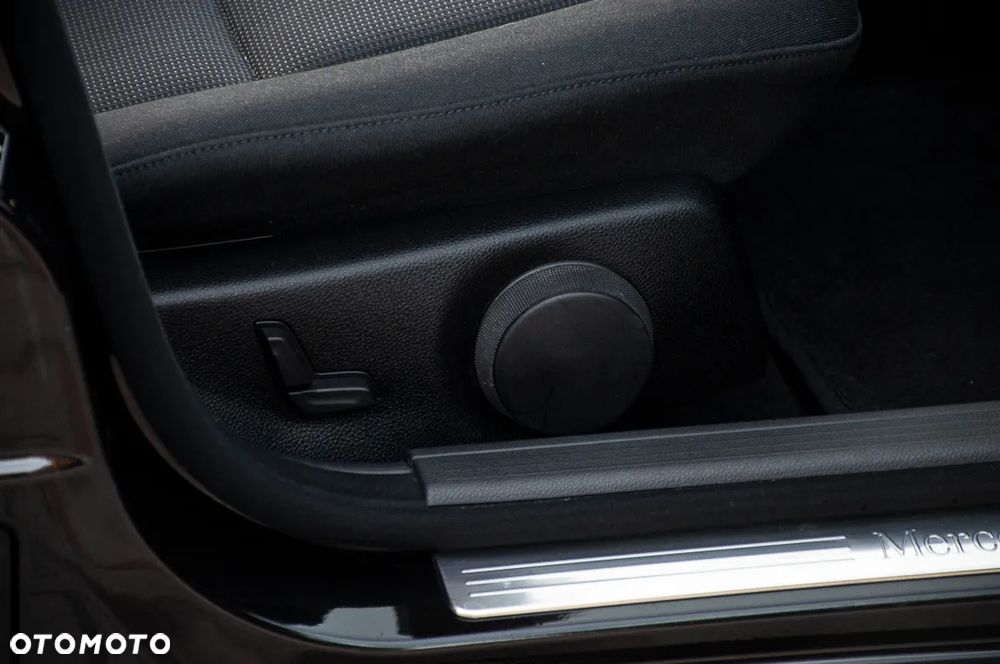 Mercedes-Benz Klasa C 180 Kompressor Automatik - 39