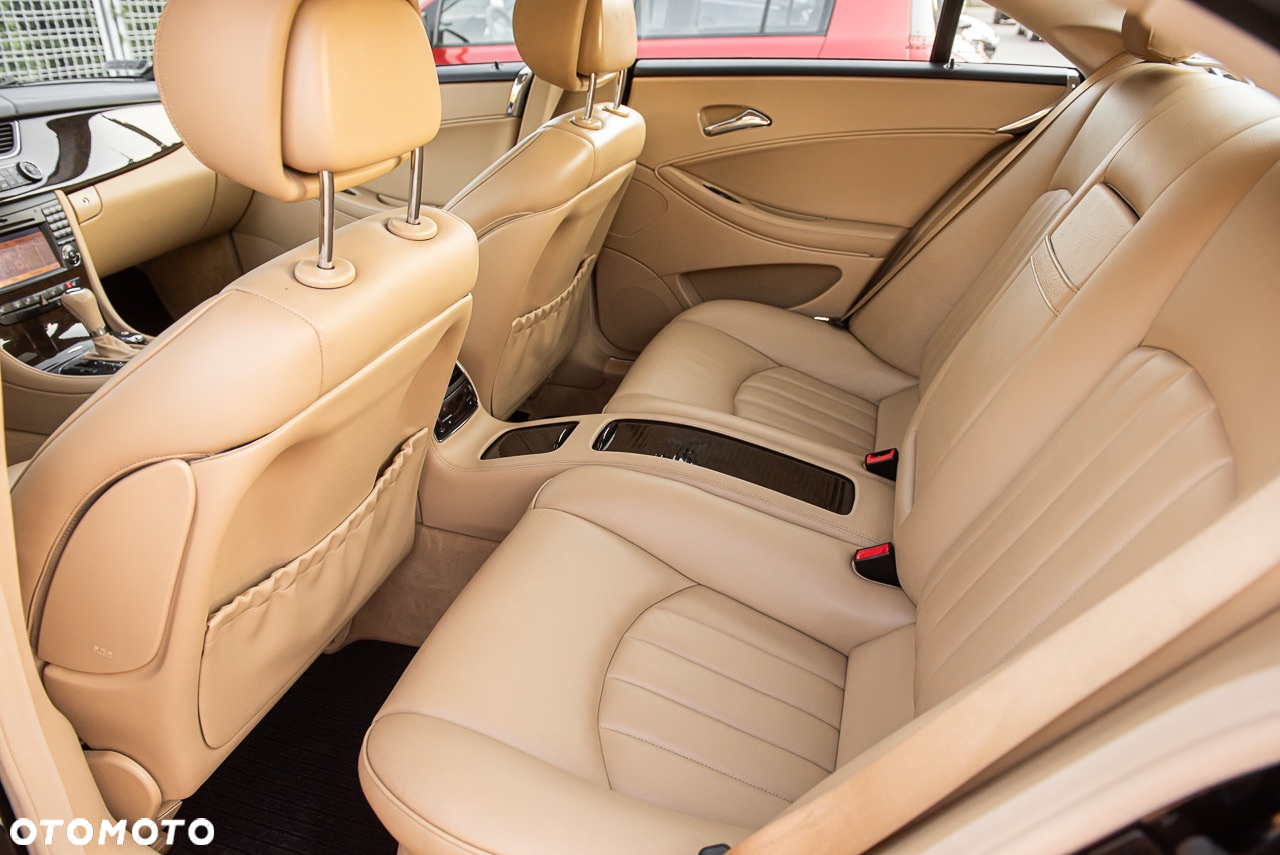 Mercedes-Benz CLS 500 - 25