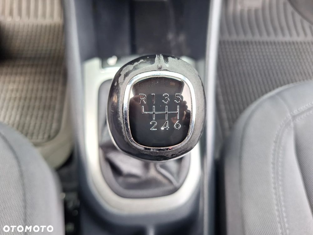 Kia Rio 1.4 Fifa World Cup Edition - 19