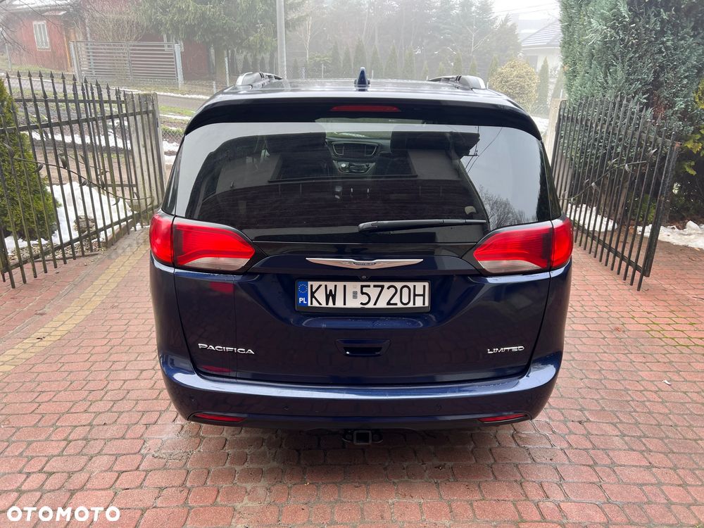 Chrysler Pacifica - 9