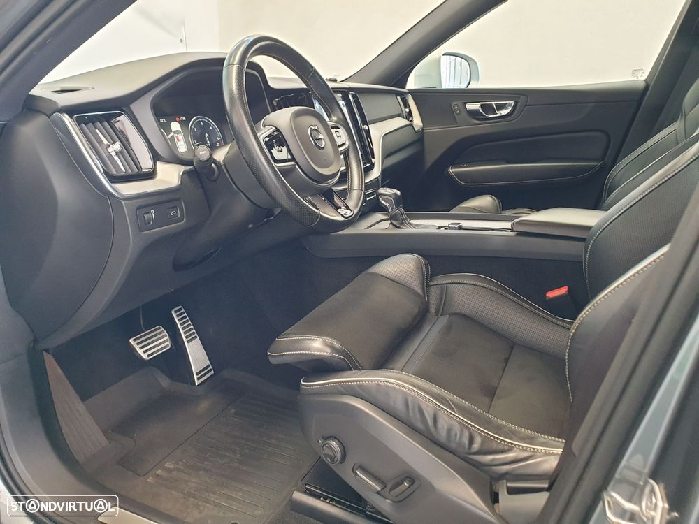 Volvo XC 60 2.0 D4 R-Design Geartronic — fotografia 12