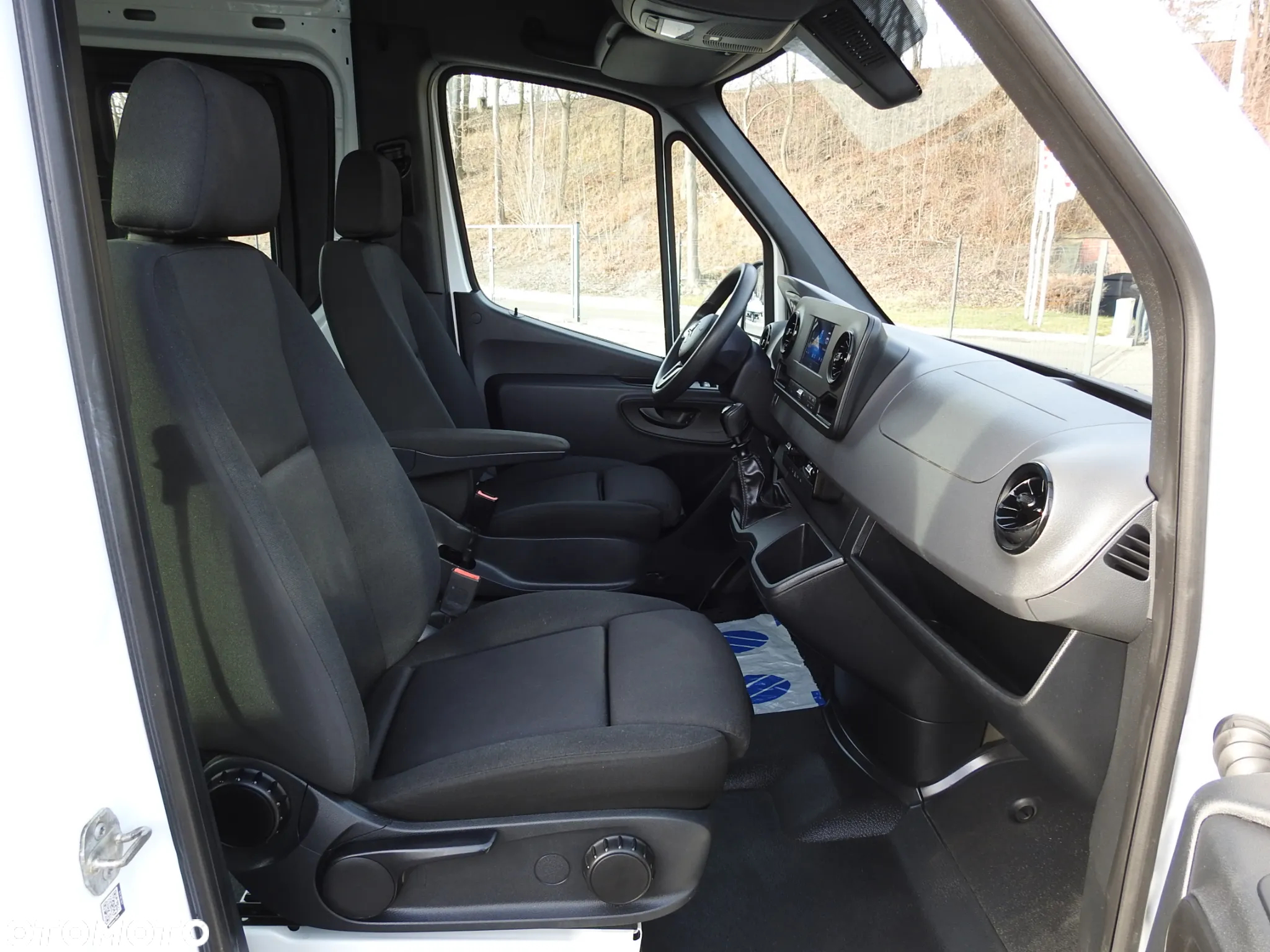 Mercedes-Benz SPRINTER 314 FURGON BRYGADÓWKA 6 MIEJSC TEMPOMAT KLIMATYZACJA 140KM [ 373346 ] - 37