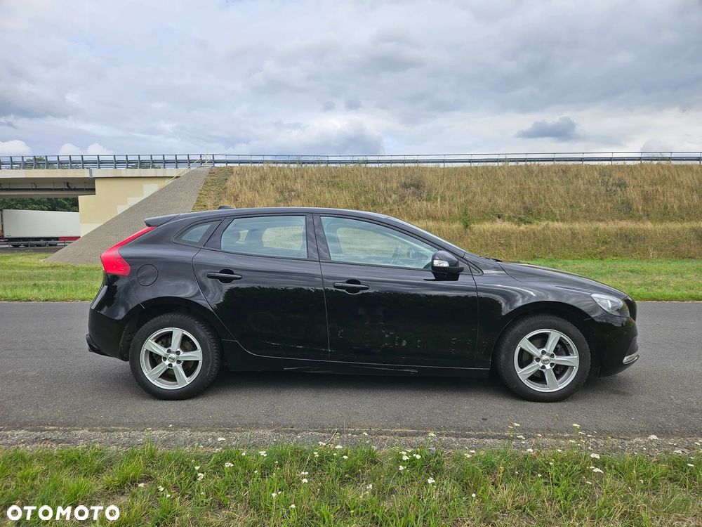 Volvo V40 D2 - 4