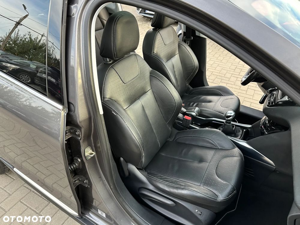 Peugeot 2008 - 22