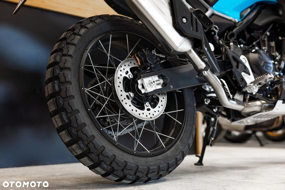 CFMoto MT - 18