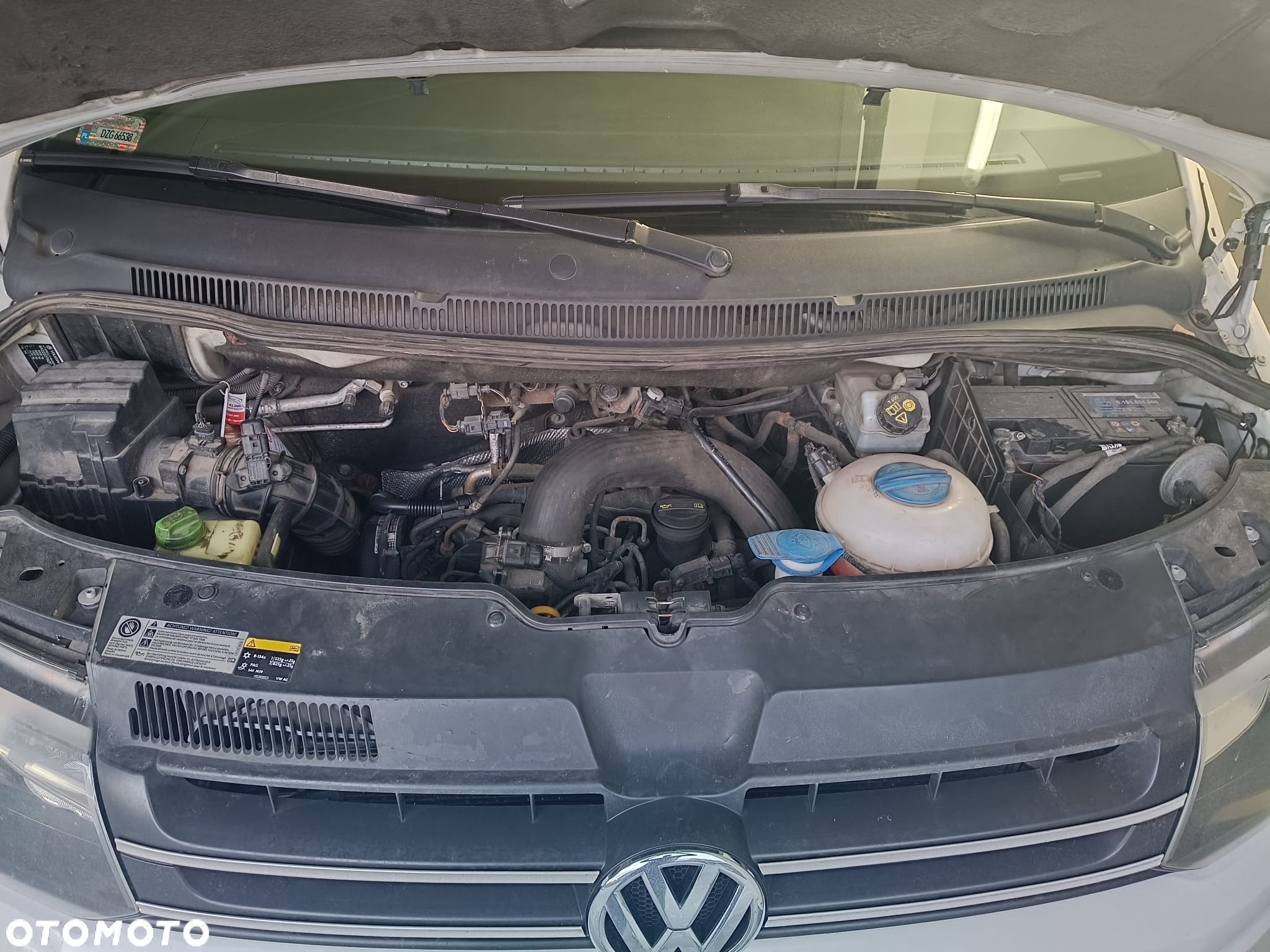 Volkswagen Caravelle - 14