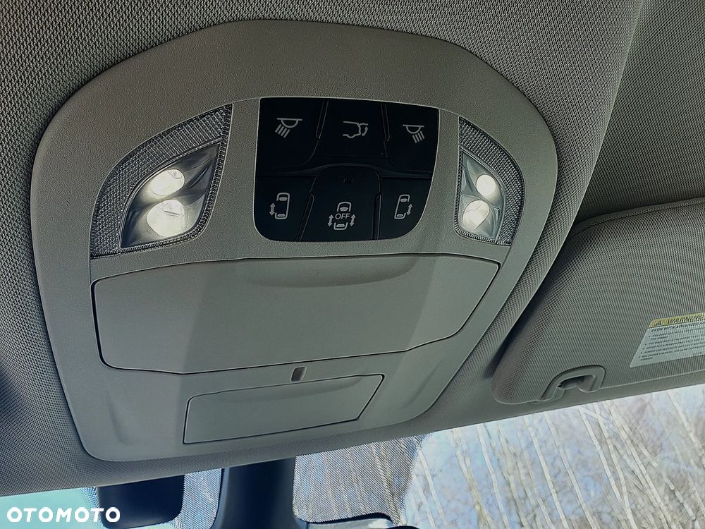 Chrysler Pacifica - 28