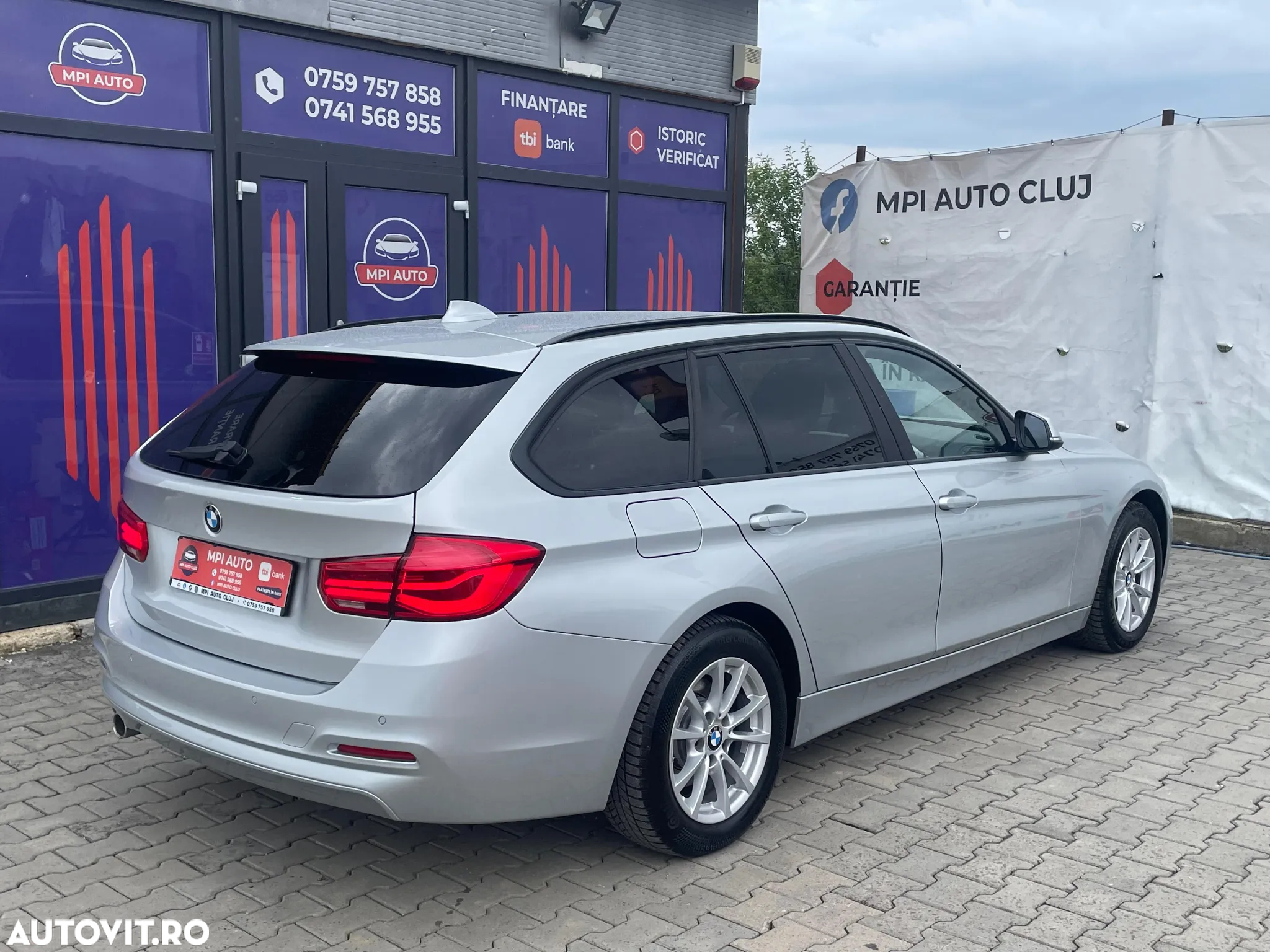 BMW Seria 3 318d Touring Aut. - 9