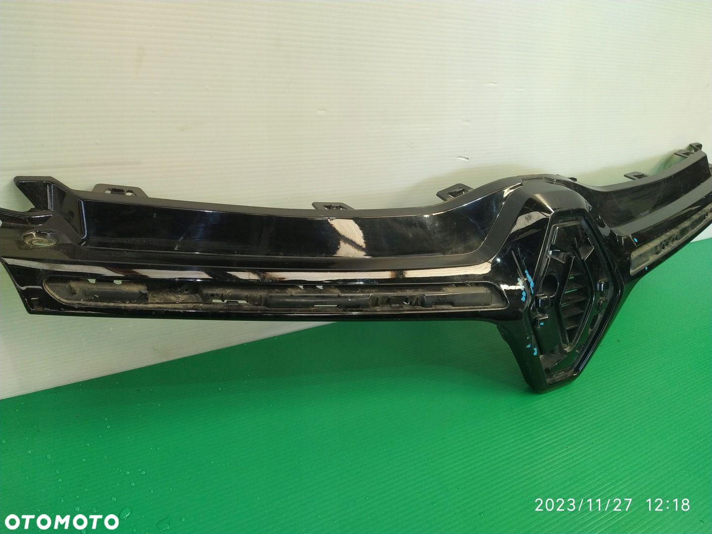 ATRAPA KRATKA ZDERZAKA PRZÓD RENAULT TWINGO III 21- 623822417R - 2