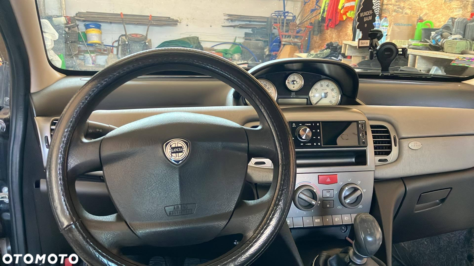 Lancia Ypsilon 1.2 8v - 10